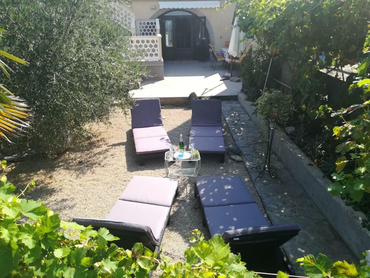 Apartmani Marija Malinska Exterior foto